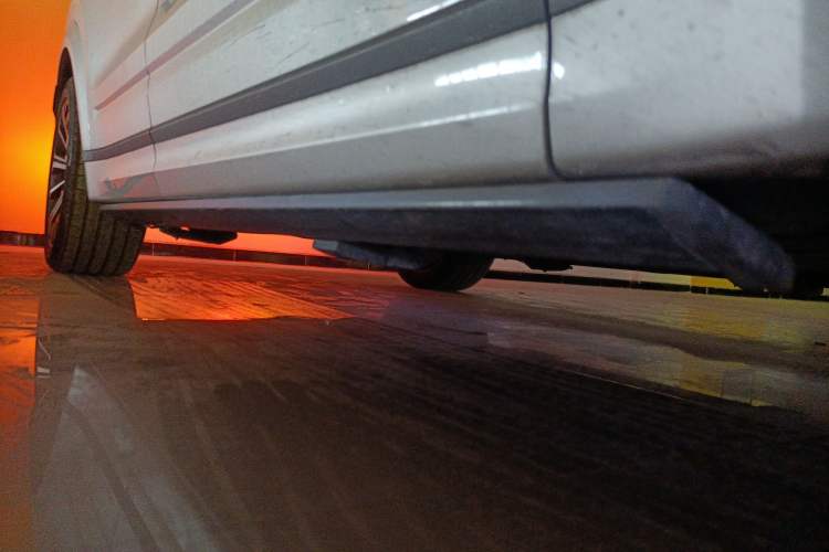 Used Lynk & Co 09 EM-P 2021 2.0T PHEV Ultra Six-Seater Right Side Sill