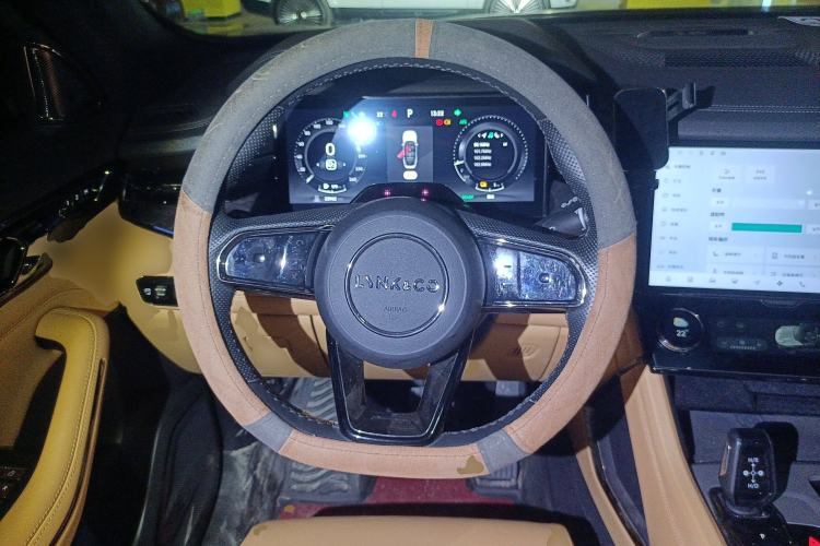 Used Lynk & Co 09 EM-P 2021 2.0T PHEV Ultra Six-Seater Steering Wheel