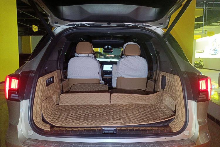 Used Lynk & Co 09 EM-P 2021 2.0T PHEV Ultra Six-Seater Trunk