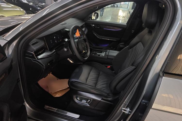 Used Lynk & Co 09 EM-P 2021 2.0T PHEV Halo Six-Seater Driver Seat