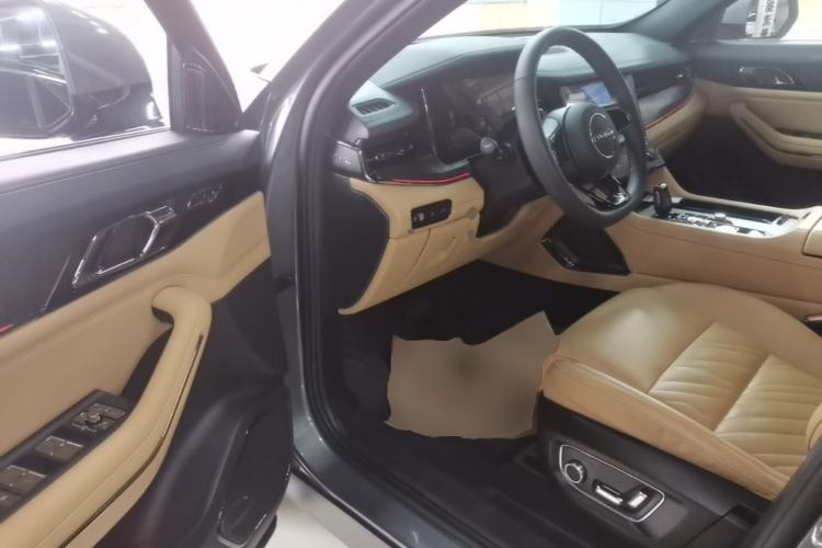 Used Lynk & Co 09 EM-P 2021 2.0T PHEV Halo Six-Seater Driver Seat