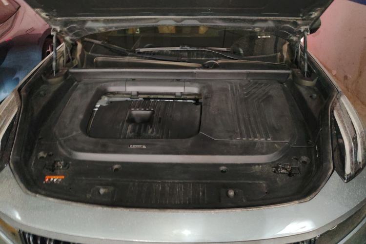 Used Lynk & Co 09 EM-P 2021 2.0T PHEV Halo Six-Seater Engine Bay
