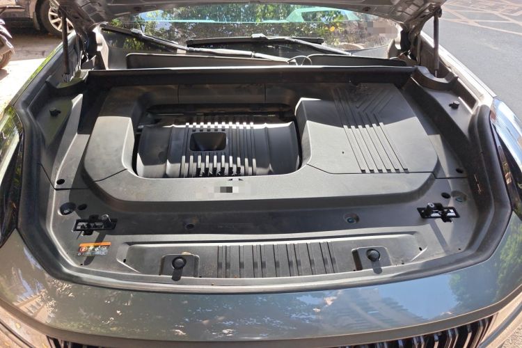 Used Lynk & Co 09 EM-P 2021 2.0T PHEV Halo Six-Seater Engine Bay
