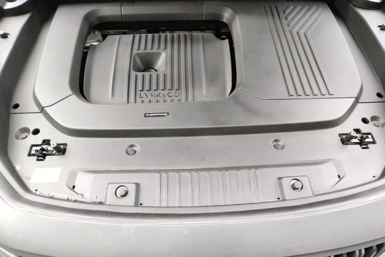 Used Lynk & Co 09 EM-P 2021 2.0T PHEV Halo Six-Seater Engine Bay