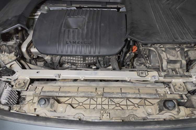Used Lynk & Co 09 EM-P 2021 2.0T PHEV Halo Six-Seater Engine Bay