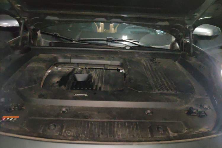 Used Lynk & Co 09 EM-P 2021 2.0T PHEV Halo Six-Seater Engine Bay