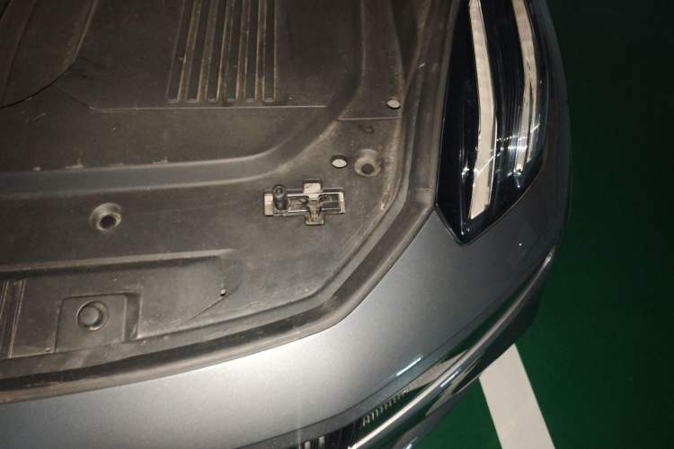 Used Lynk & Co 09 EM-P 2021 2.0T PHEV Halo Six-Seater Engine Bay Left