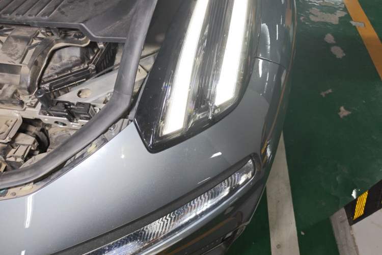 Used Lynk & Co 09 EM-P 2021 2.0T PHEV Halo Six-Seater Engine Bay Left