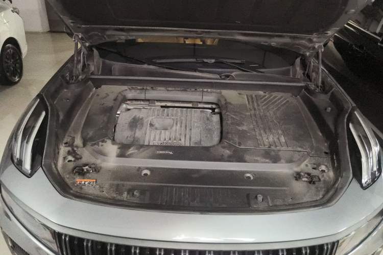 Used Lynk & Co 09 EM-P 2021 2.0T PHEV Halo Six-Seater Engine Bay