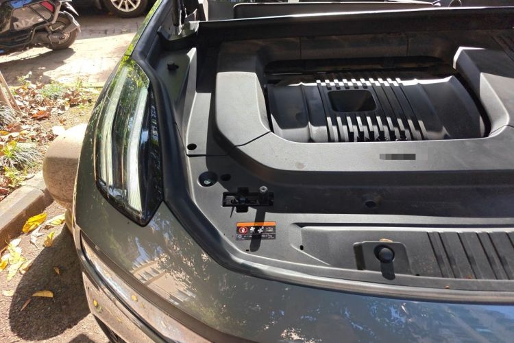 Used Lynk & Co 09 EM-P 2021 2.0T PHEV Halo Six-Seater Engine Bay Right