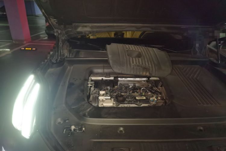 Used Lynk & Co 09 EM-P 2021 2.0T PHEV Ultra Six-Seater Engine Bay Right