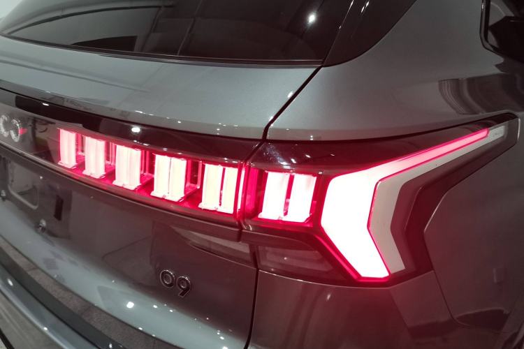 Used Lynk & Co 09 EM-P 2021 2.0T PHEV Halo Seven-Seater Exterior 3