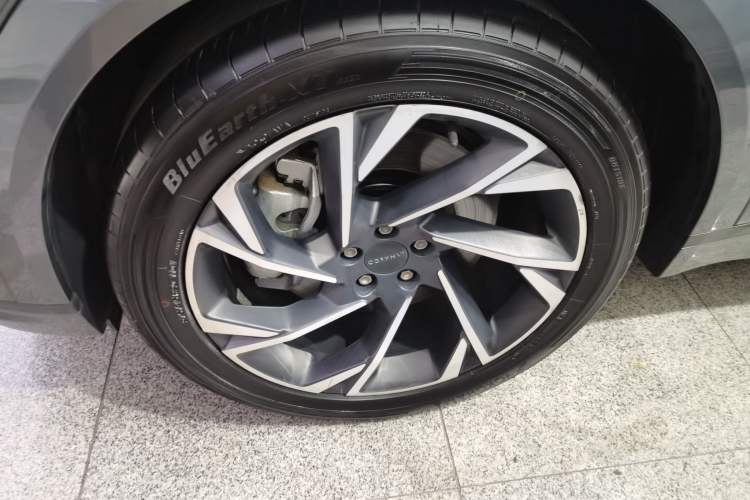 Used Lynk & Co 09 EM-P 2021 2.0T PHEV Halo Seven-Seater Exterior 4