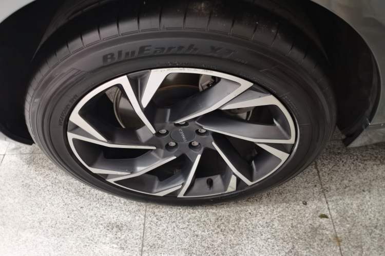 Used Lynk & Co 09 EM-P 2021 2.0T PHEV Halo Seven-Seater Exterior 5