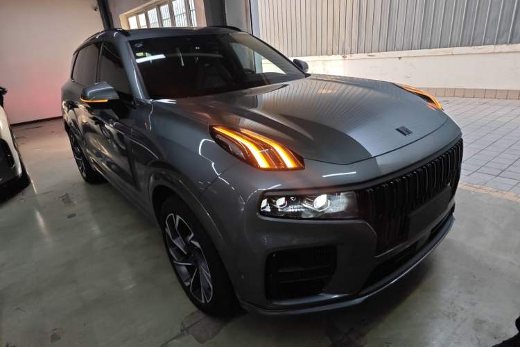 Used Lynk & Co 09 EM-P 2021 2.0T PHEV Halo Six-Seater Front Right 45 Deg