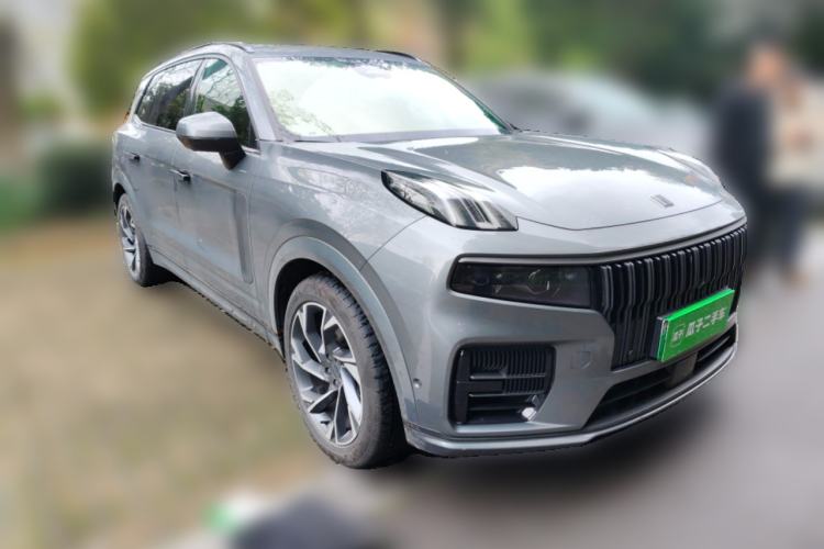 Used Lynk & Co 09 EM-P 2021 2.0T PHEV Halo Six-Seater Front Right 45 Deg