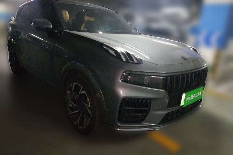 Used Lynk & Co 09 EM-P 2021 2.0T PHEV Halo Six-Seater Front Right 45 Deg