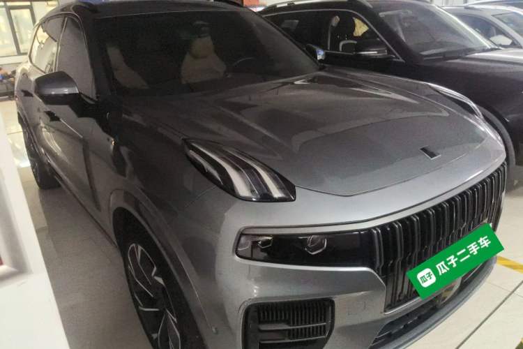Used Lynk & Co 09 EM-P 2021 2.0T PHEV Halo Six-Seater Front Right 45 Deg