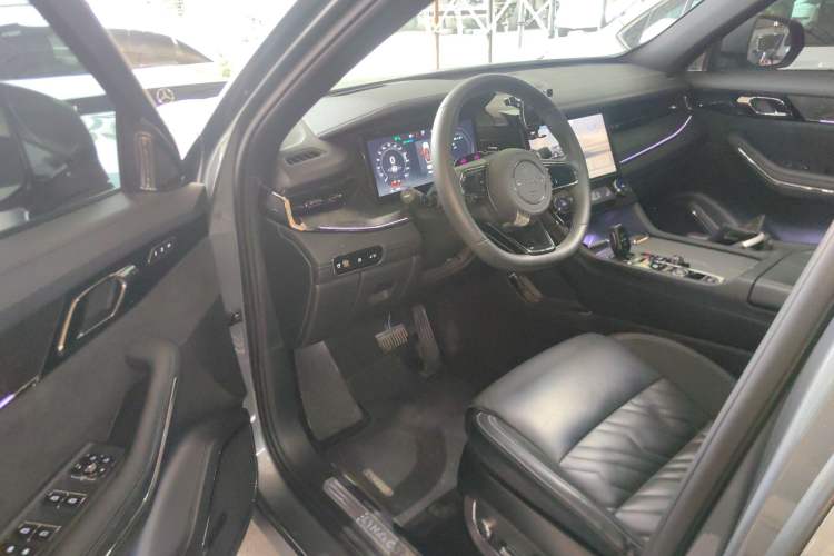 Used Lynk & Co 09 EM-P 2021 2.0T PHEV Halo Six-Seater Interior 3