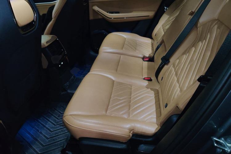 Used Lynk & Co 09 EM-P 2021 2.0T PHEV Halo Six-Seater Interior 4