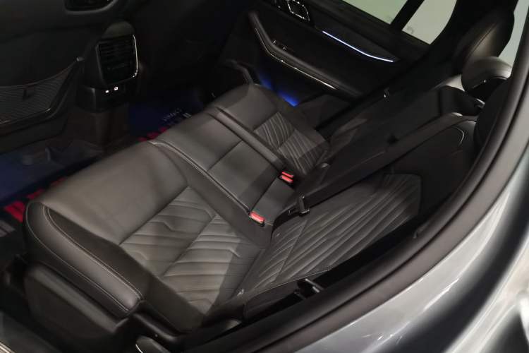 Used Lynk & Co 09 EM-P 2021 2.0T PHEV Halo Seven-Seater Interior 4