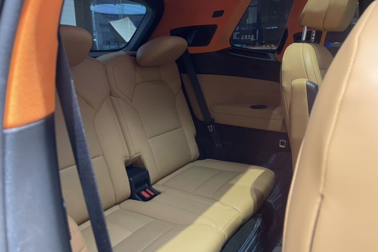 Used Lynk & Co 09 EM-P 2021 2.0T PHEV Halo Six-Seater Interior 4