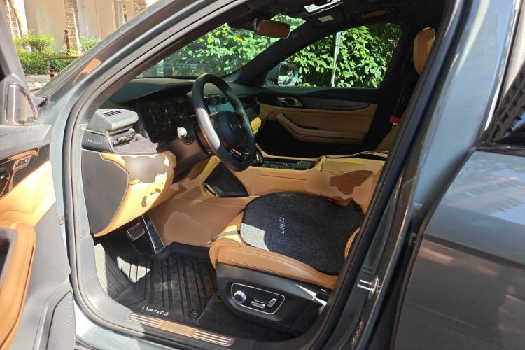 Used Lynk & Co 09 EM-P 2021 2.0T PHEV Halo Six-Seater Left Front Seat