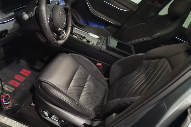 Used Lynk & Co 09 EM-P 2021 2.0T PHEV Halo Seven-Seater Left Front Seat