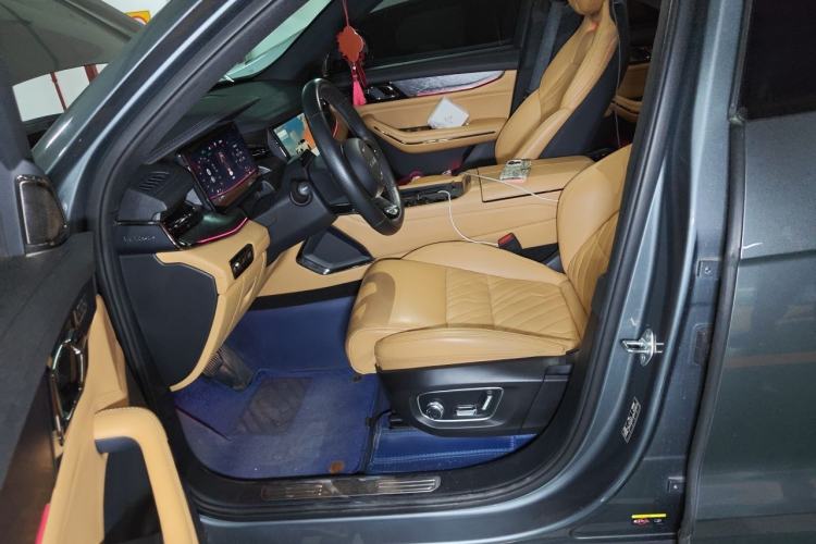 Used Lynk & Co 09 EM-P 2021 2.0T PHEV Halo Six-Seater Left Front Seat