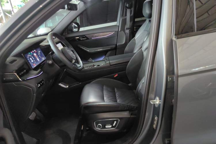 Used Lynk & Co 09 EM-P 2021 2.0T PHEV Halo Six-Seater Left Front Seat