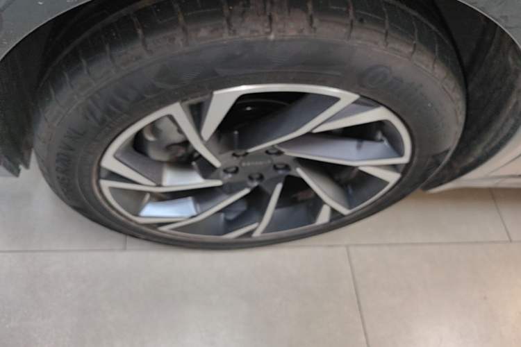 Used Lynk & Co 09 EM-P 2021 2.0T PHEV Halo Six-Seater Left Front Wheel Hub