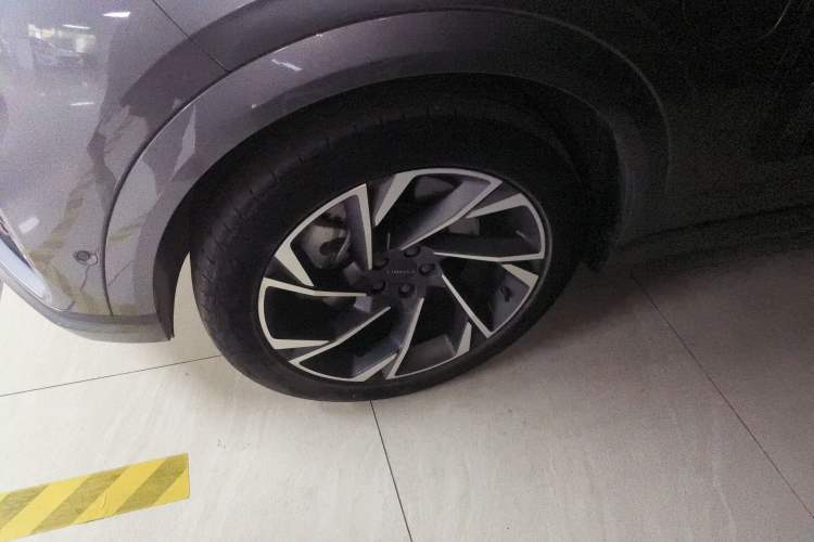 Used Lynk & Co 09 EM-P 2021 2.0T PHEV Halo Six-Seater Left Front Wheel Hub
