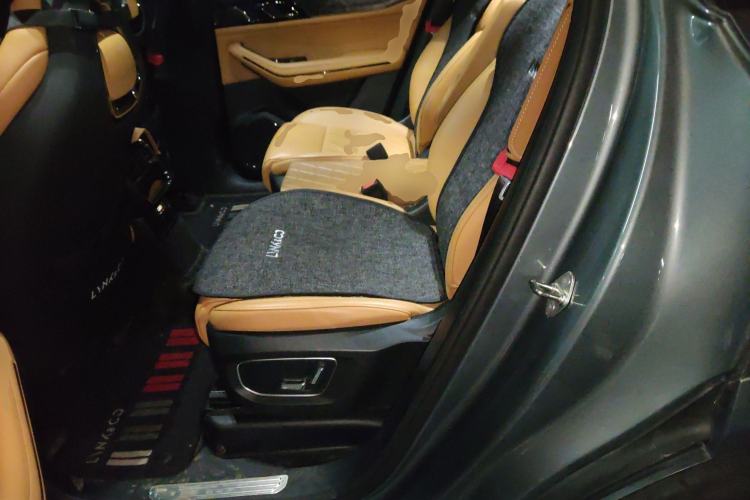 Used Lynk & Co 09 EM-P 2021 2.0T PHEV Halo Six-Seater Left Rear Seat