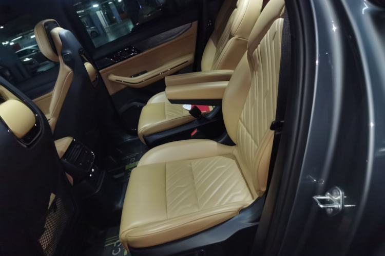 Used Lynk & Co 09 EM-P 2021 2.0T PHEV Ultra Six-Seater Left Rear Seat
