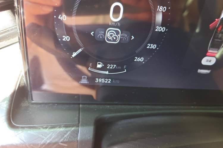 Used Lynk & Co 09 EM-P 2021 2.0T PHEV Halo Six-Seater Odometer Close Up