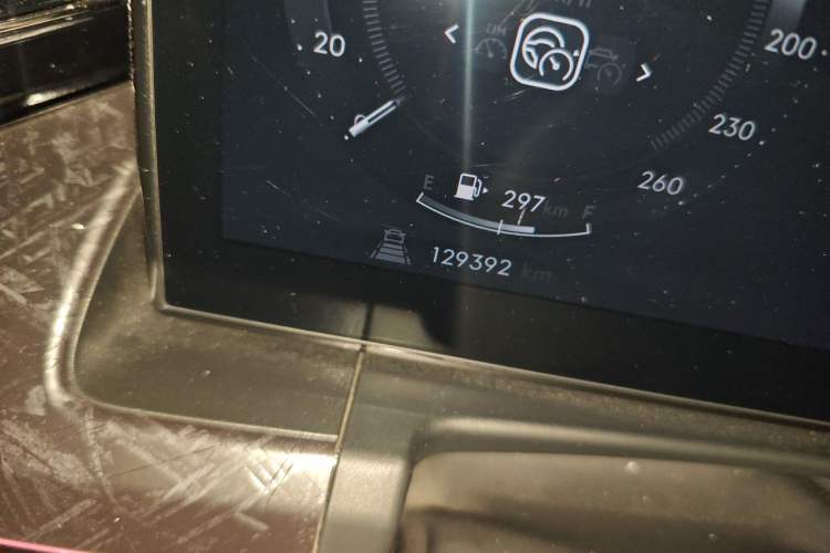 Used Lynk & Co 09 EM-P 2021 2.0T PHEV Halo Six-Seater Odometer Close Up
