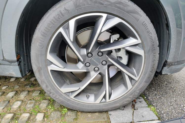 Used Lynk & Co 09 EM-P 2021 2.0T PHEV Halo Six-Seater Right Front Wheel Hub