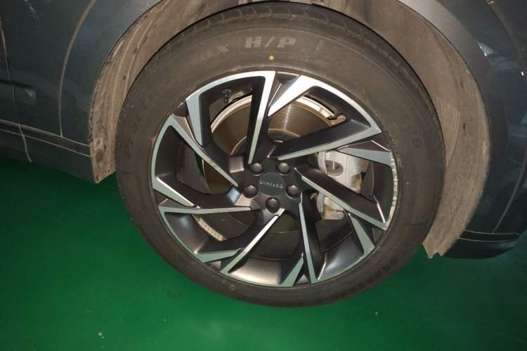 Used Lynk & Co 09 EM-P 2021 2.0T PHEV Halo Six-Seater Right Front Wheel Hub