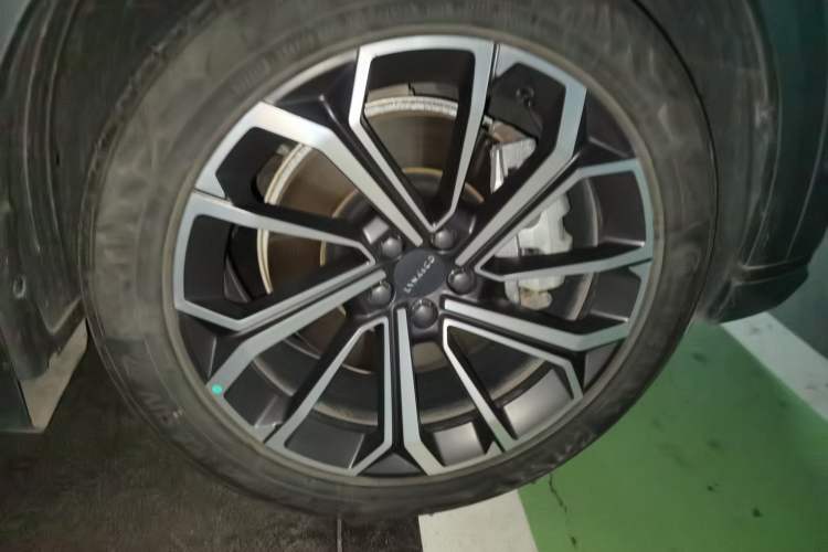 Used Lynk & Co 09 EM-P 2021 2.0T PHEV Ultra Six-Seater Right Front Wheel Hub