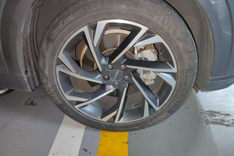 Used Lynk & Co 09 EM-P 2021 2.0T PHEV Halo Six-Seater Right Front Wheel Hub