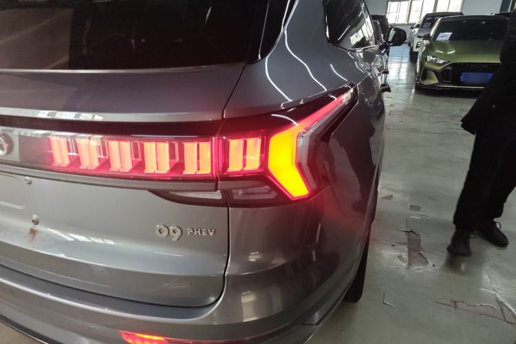 Used Lynk & Co 09 EM-P 2021 2.0T PHEV Halo Six-Seater Right Rear Taillight