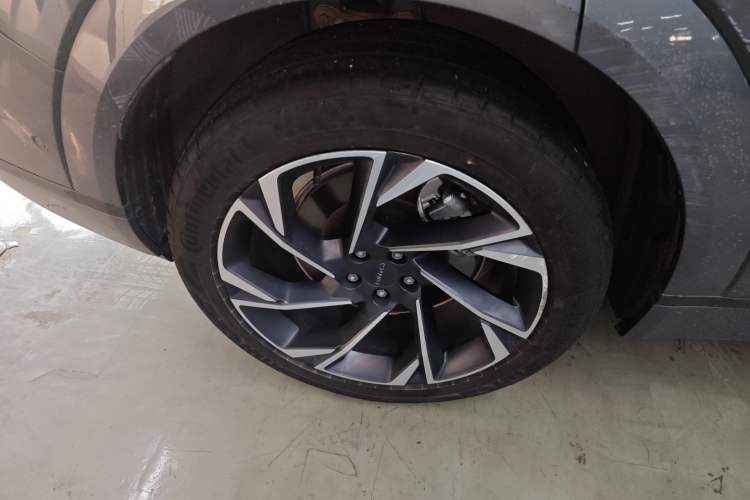 Used Lynk & Co 09 EM-P 2021 2.0T PHEV Halo Six-Seater Right Rear Wheel Hub