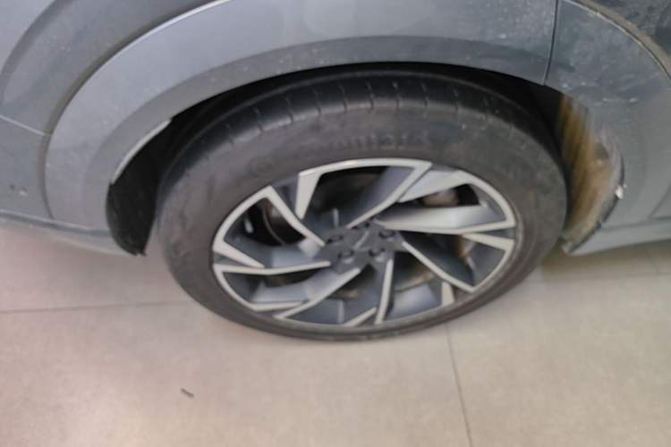 Used Lynk & Co 09 EM-P 2021 2.0T PHEV Halo Six-Seater Right Rear Wheel Hub