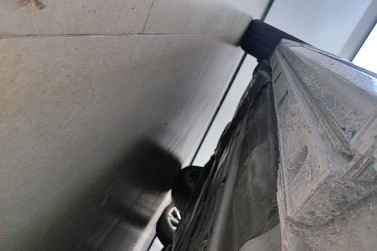 Used Lynk & Co 09 EM-P 2021 2.0T PHEV Halo Six-Seater Right Side Sill
