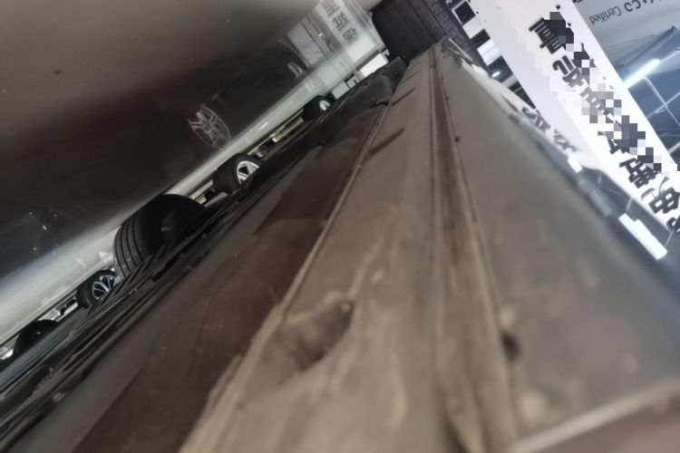 Used Lynk & Co 09 EM-P 2021 2.0T PHEV Halo Six-Seater Right Side Sill