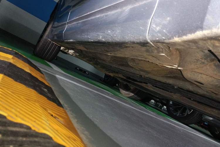 Used Lynk & Co 09 EM-P 2021 2.0T PHEV Halo Six-Seater Right Side Sill