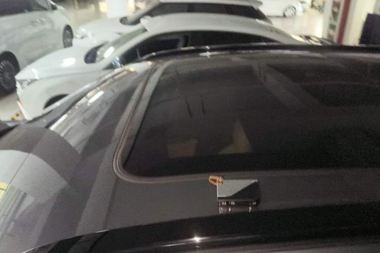 Used Lynk & Co 09 EM-P 2021 2.0T PHEV Halo Six-Seater Roof