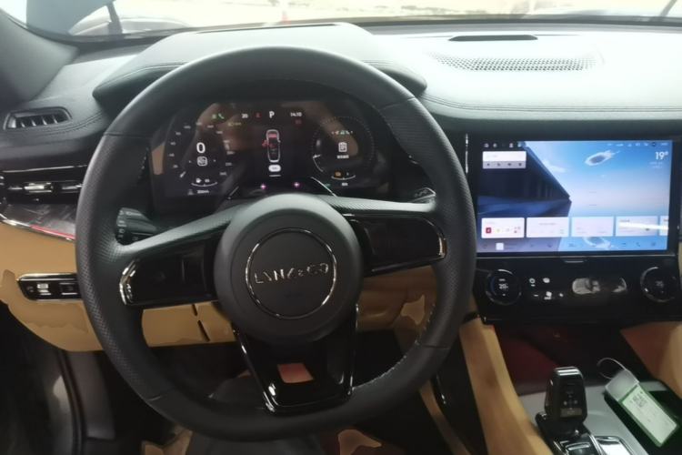 Used Lynk & Co 09 EM-P 2021 2.0T PHEV Halo Six-Seater Steering Wheel