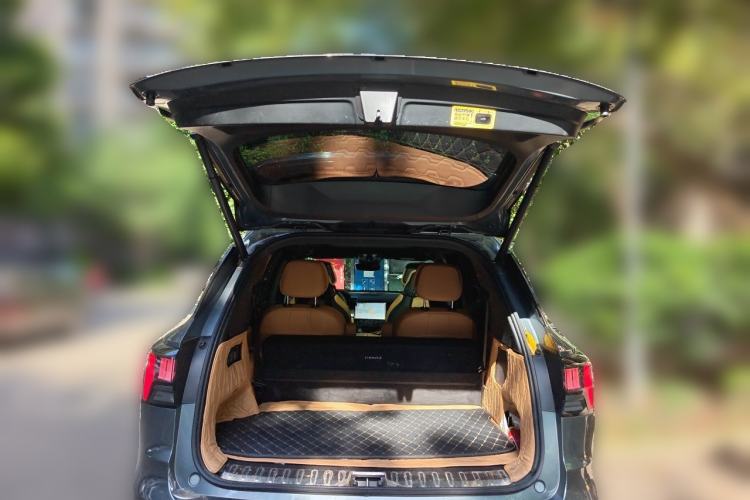 Used Lynk & Co 09 EM-P 2021 2.0T PHEV Halo Six-Seater Trunk