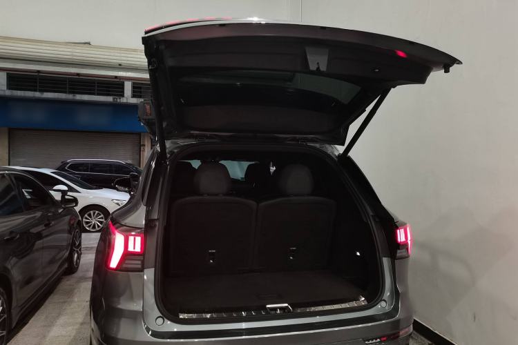 Used Lynk & Co 09 EM-P 2021 2.0T PHEV Halo Seven-Seater Trunk